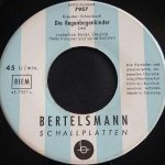 Josephine Baker - Die Regenbogenkinder / Don't Touch Me Tomato  (7", Single)