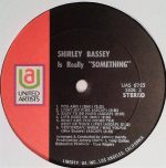 Shirley Bassey - Is Really "Something" (LP, Album, RE) - Afbeelding 4