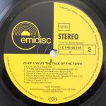 Cliff Richard - Live At The Talk Of The Town (LP, Album) - Afbeelding 4