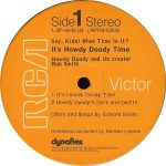 Howdy Doody And Bob Smith (4) With The Howdy Doody Cast-2