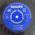 De Zangeres Zonder Naam*-0