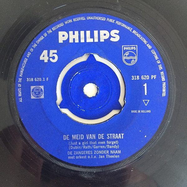 De Zangeres Zonder Naam*-0