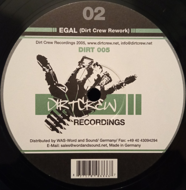 Jennifer Cardini + 22 Crew-1