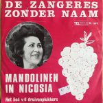 De Zangeres Zonder Naam*-0
