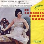 De Zangeres Zonder Naam*-0