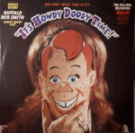 Howdy Doody And Bob Smith (4) With The Howdy Doody Cast-0